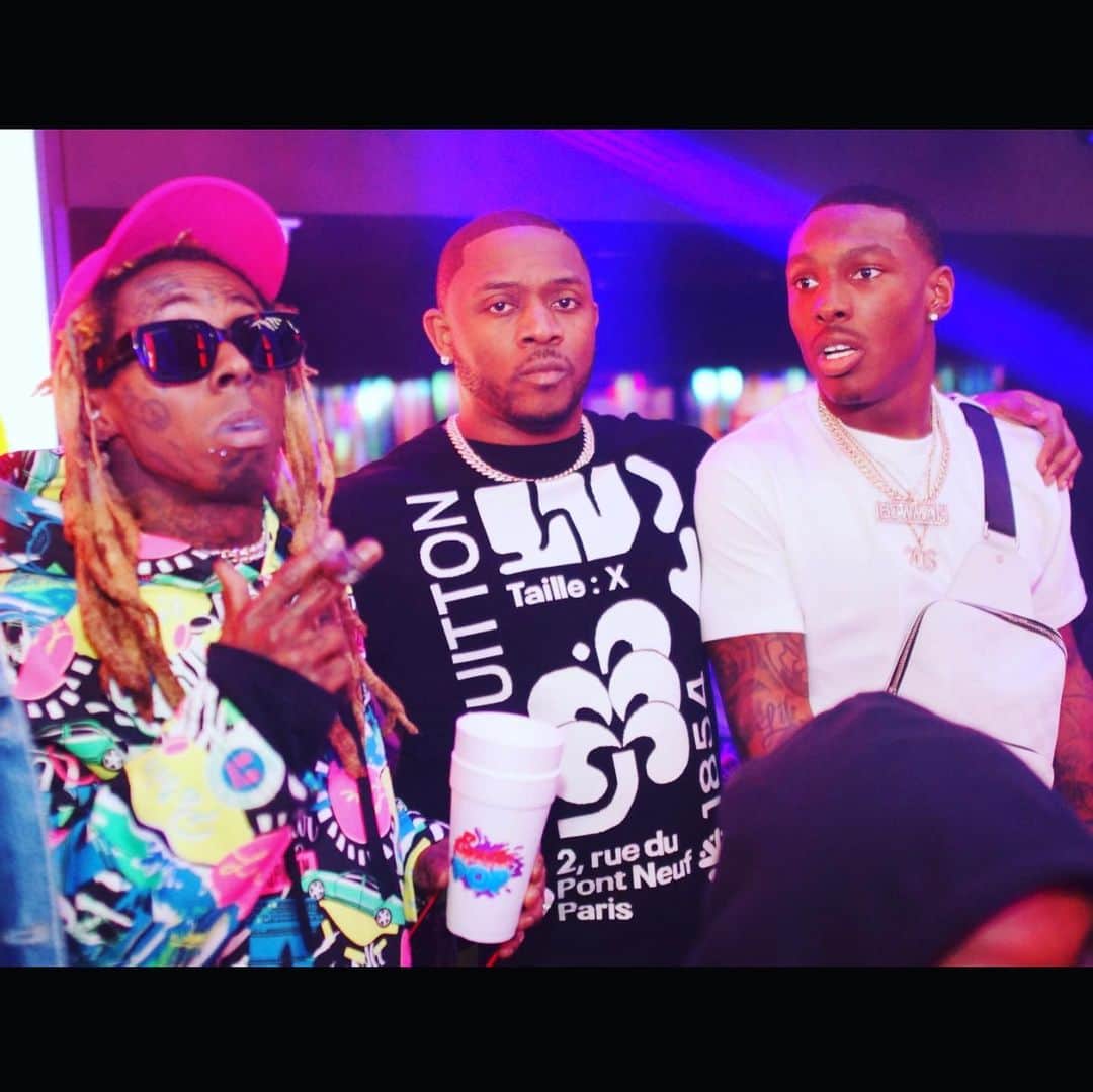マック・メインのインスタグラム：「I don’t have friends. You either family or opp no in between! (Friends are temporary, family 4 Life) #FriendorFoe #LIVonSunday #Mula #YMAPAA #funeral」