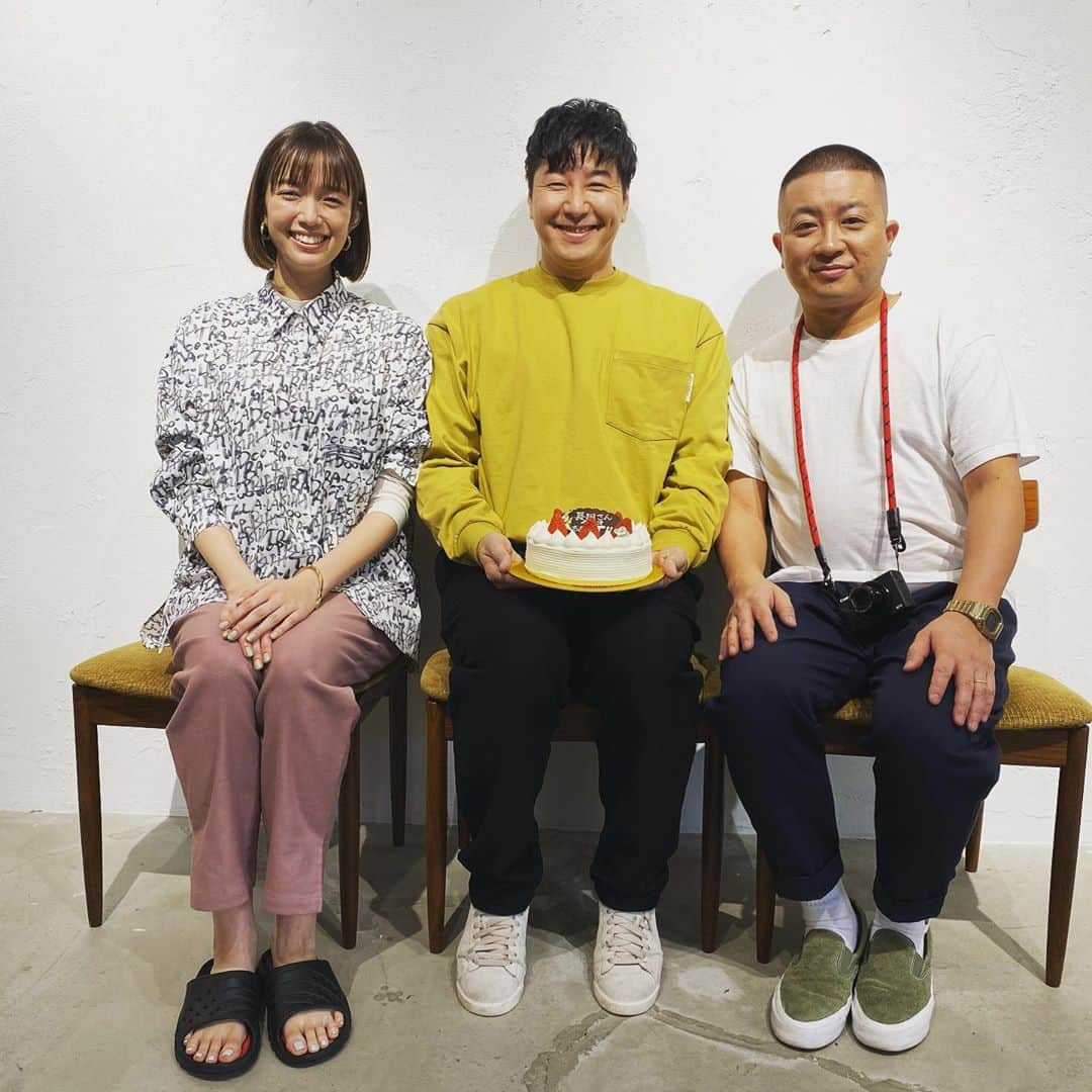 長田庄平さんのインスタグラム写真 - (長田庄平Instagram)「誕生日の日の  #佐藤栞里ちゃんに祝ってもらった #一緒に撮影 #モデル #デルモ #モルデ #ルデモ #ルモデ」2月4日 11時17分 - osadashouhei