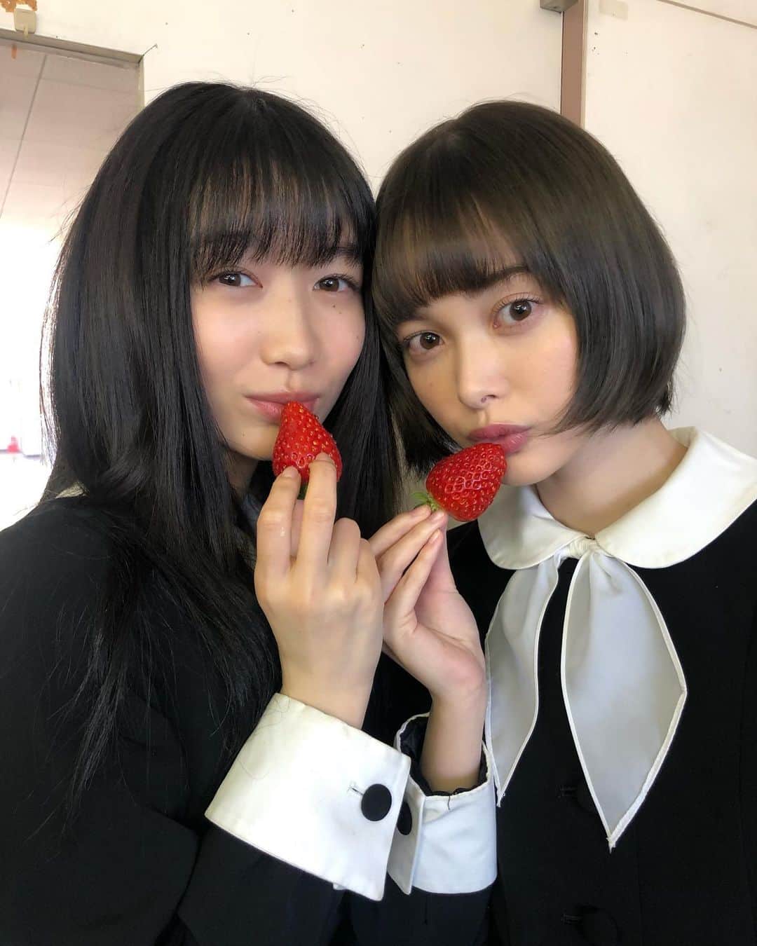 岡本夏美さんのインスタグラム写真 - (岡本夏美Instagram)「イチゴの女神ティナたんと、おかもと」2月4日 11時55分 - okamoto_natsumi