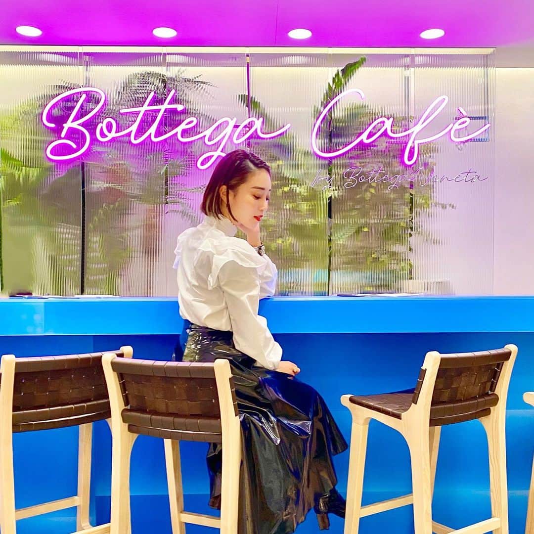 梅谷安里さんのインスタグラム写真 - (梅谷安里Instagram)「昨日はご飯の前に お買い物してからカフェで休憩❤️ 今度はアペしにいこ🍷🤤 ・ ・ #bottegaveneta  #botteagacafe」2月4日 11時55分 - anriworld