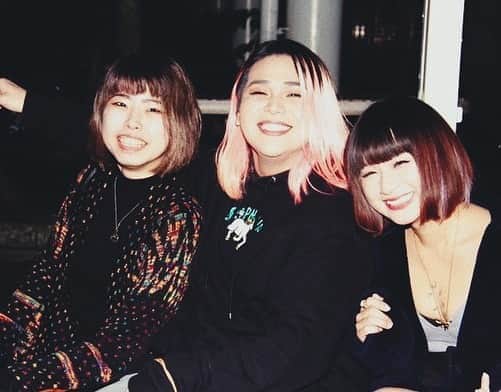 のインスタグラム：「おやすみプンプン🤍 ちゃんくるみも誕生日だったよ くるみちゃんの好きな牡蠣食べたよの会🤫 ひでちゃんもいたよw」