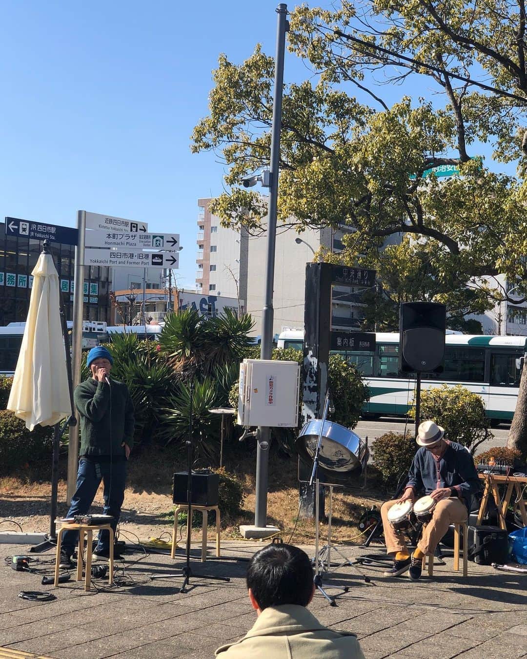 加藤紀子のインスタグラム：「四日の市！ロボ宙兄やん！  #四日の市 #JR四日市駅前で毎月4日にやってるよ」
