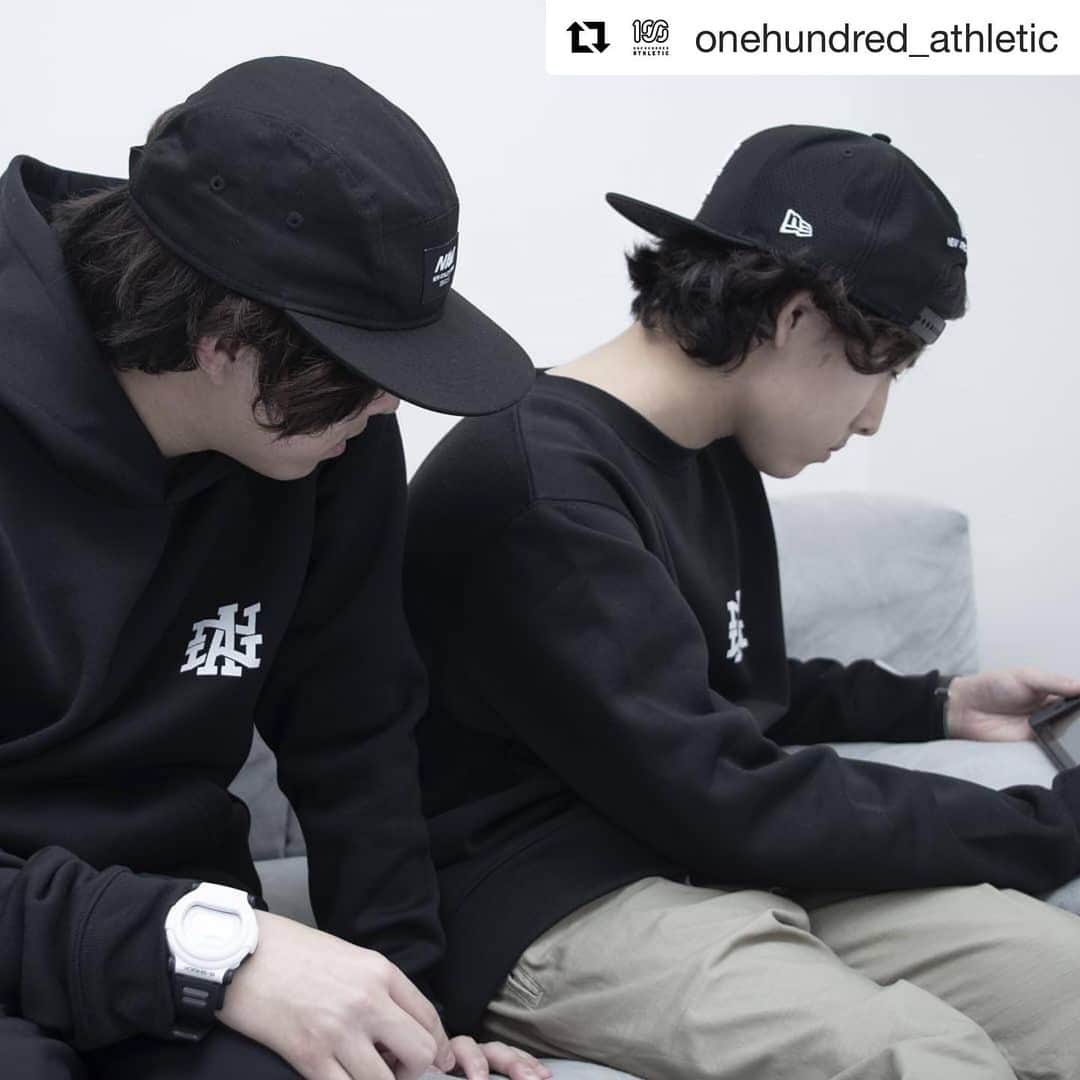 宇野薫のインスタグラム：「NAW  NEW ATHLETIC WEAR by 100A﻿  明日2/5から発売になります。 よろしくお願いします！  #Repost @onehundred_athletic with @get_repost ・・・ NEW ATHLETIC WEAR by 100A﻿ ﻿ 100Aに新しく仲間入りしたデザイン。﻿ ONEHUNDRED ATHLETICがサブコレションとしてオリンピックイヤーの今年からスタートする"NEW ATHLETIC WEAR（略称：NAW）"といいます。﻿ ﻿ コトやモノに対する価値観や考え方の移り変わりが激しい昨今において、メインコレクションとは少しだけ趣を変え、スピードとポップさを合わせ持った2種類のロゴデザインとともに、トレーニング場所への行き帰りも、トレーニングの最中も、変わらず身につけることでモチベーションアップするようなアイテムを、2020年2月5日（水）から気ままに少しずつリリースする予定です。﻿ ﻿ #naw #newathleticwear #onehundredathleric #100athletic #100a﻿ #training #running #mma #jiujitsu #bjj #boxIng #kickboxing #wrestling #grappring #nogi #fittness #yoga﻿」