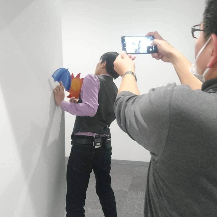 中京テレビ「キャッチ！」さんのインスタグラム写真 - (中京テレビ「キャッチ！」Instagram)「#きょうのビシバシくん ﻿ 報道フロアの廊下で石橋さん発見👀  写真を撮っているようだったので、撮っている風景を慌てて撮っちゃいました。 (*’-’).。o○(何の写真だったのかしら…) ﻿ ﻿#気象予報士 #ビシバシ天気予報 .﻿﻿﻿﻿﻿﻿﻿﻿ .﻿﻿﻿﻿﻿﻿﻿﻿ .﻿﻿﻿﻿﻿﻿﻿﻿ #ctvcatch 📺『キャッチ！』月～金曜日午後3時48分から生放送﻿﻿﻿﻿﻿﻿﻿﻿ #中京テレビ﻿ #石橋武宜 .﻿﻿﻿﻿﻿﻿﻿﻿ .﻿﻿﻿﻿ 👀目撃情報などはプロフィールのリンク内『投稿BOX』へ﻿﻿﻿﻿﻿﻿﻿﻿ 🐦Twitter→@ctvcatch」2月4日 18時47分 - ctvcatch