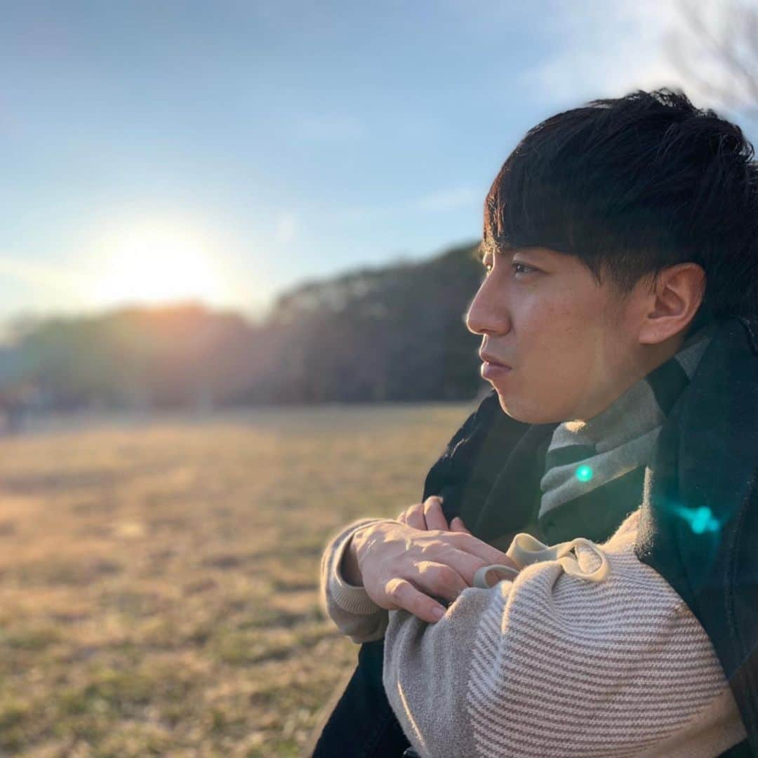 松本竹馬さんのインスタグラム写真 - (松本竹馬Instagram)「ありがたいことに1月は、おもしろ荘、テレ東ネタ特番、ヒルナンデス、日村がゆく、にちようチャップリンと5本もテレビに出させていただきました！どれかで気になった方応援して下さい！ 2月も何本か出してもらう予定ですのでまた告知します！  あと今年の僕の手相は「最強」だそうです。チョコレートプラネットさん、EXIT兼近のブレイクを当てた占い師の方に、一位に選んでいただきました！ だから今年はあと100本はテレビに出してもらう予定です！占い当てさせて下さい！関係者の皆様、よろしくお願いします！  #そいつどいつ #松本竹馬 #手相 #最強 #おもしろ荘 #お笑い推して参る #ヒルナンデス #日村がゆく #にちようチャップリン」2月4日 13時30分 - takeuma1831