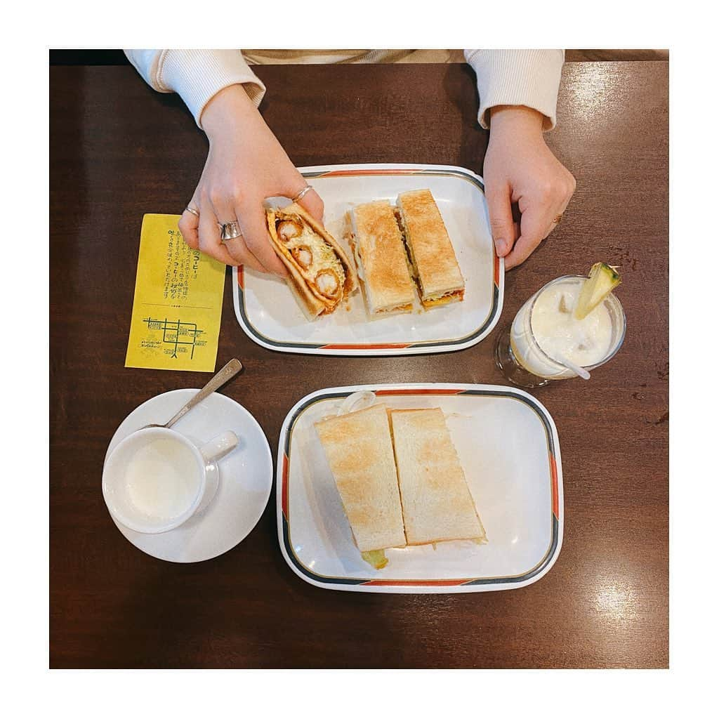 ena..*加藤 恵梨奈さんのインスタグラム写真 - (ena..*加藤 恵梨奈Instagram)「﻿ ﻿ ﻿ ﻿ 📍コンパル﻿ ﻿ ﻿ 朝活モーニング🍞お誘い頂いて﻿ 念願エビフライサンド食べに行ったよ!!﻿ ﻿ ﻿ 昔ながらの店内の感じが落ち着くんだろうな..﻿ ﻿ ﻿ テイクアウトも出来るから手土産にも⭕﻿ ﻿ ﻿ ﻿ #名古屋 #名古屋モーニング #コンパル #エビフライサンド #名古屋カフェ #メイチカ #ビジョメシ #愛知モーニング #カフェ巡り #カフェ好きな人と繋がりたい #朝活 #グルメ好きな人と繋がりたい #グルメ女子 #インフルエンサー #インスタグラマー #ena_pi」2月4日 14時06分 - e_n_a_p_i