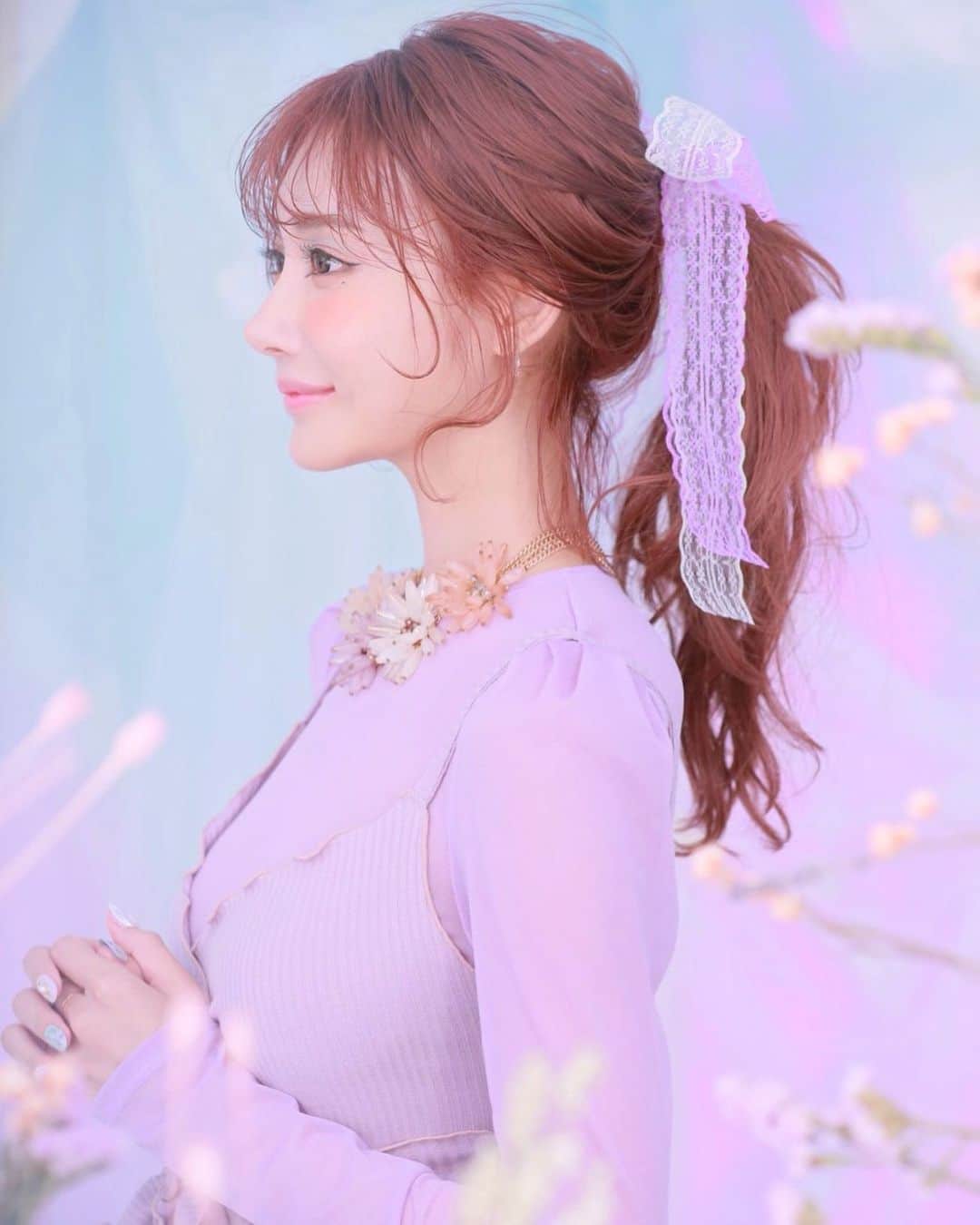 明日花キララのインスタグラム：「いつも応援ありがとうございます。 . 約10年間頑張ってきたAV業界を2年程前から休業していましたが、この度、 正式に卒業させてもらう事にしました。 いきなりの発表でビックリさせてしまってすみません。 休業中には商品プロデュースやモデルなどを中心に活動してきましたが活動の幅を広げるために本日、2月4日より芸能事務所トップランクマネージメントに移籍し、芸能活動を中心に頑張っていきたいと思います。 . . 新しい事にチャレンジするのは正直不安もありますが、自分のできる限り精一杯、 また皆さんに応援していただけるように全ての事に感謝し一生懸命頑張りますので宜しくお願いします！ . お仕事のお問い合わせ、ご依頼は下記のリンクからお願い致します。 http://toprank-mgt.com/ . 2020年2月4日 . 明日花キララ」