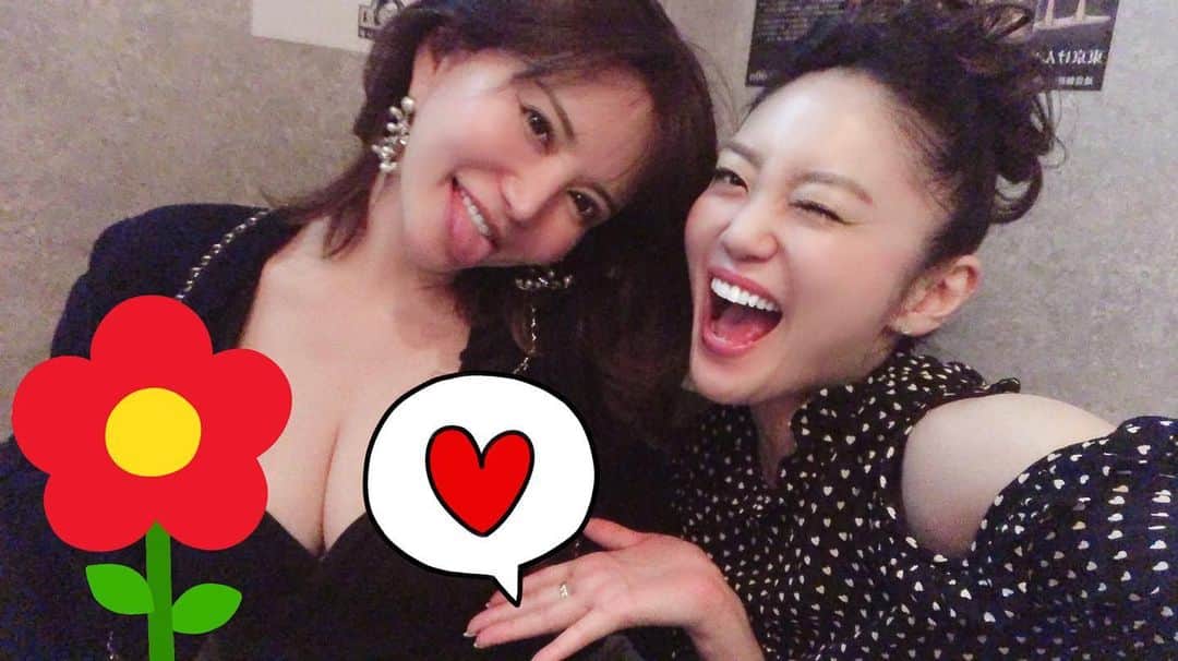 里美ゆりあのインスタグラム：「消されたやつパート2 #谷間」