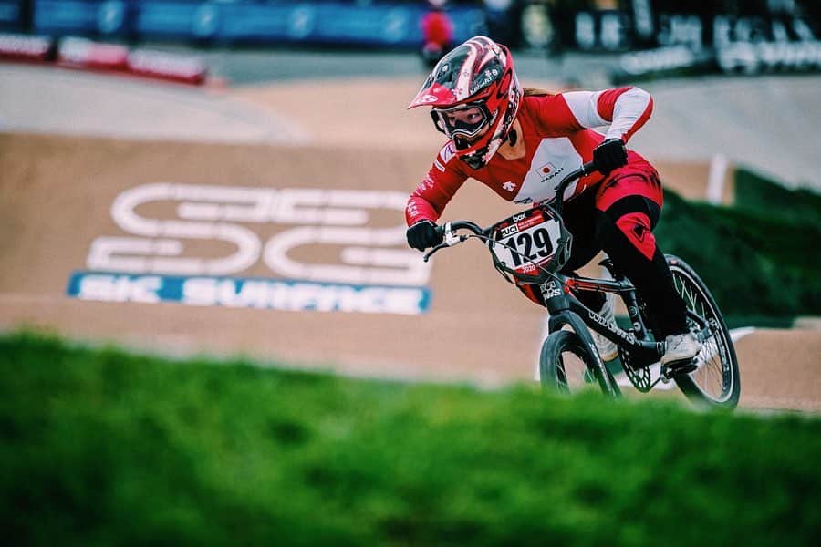 丹野夏波のインスタグラム：「First World Cup of 2020 ended up with crash in 1/8 on day1 and a 5th in semi final on day2! I’m so bummed that I missed a chance to make it to final but happy with how I rode this past weekend! Looking forward to give it all again this weekend in Bathurst!  今年最初のワールドカップ、ベストリザルトは2日目の10位で終了！ 初めて決勝進出が見える位置を走っていただけにすごく悔しいですが、次への自信に繋がるレースでした。 気持ちを整えて今週末のレースでは更に良い結果を残して日本に帰りたいと思います🔥 引き続き応援よろしくお願いします！  Photo: @navadanet  Video: JCF  #irctire #wiawis #kabuto #oakley #maviccycling #aminovital #kmcchain #wakos #agressivedesign #faith #bmxshopcave #hakuhogirlsschool」