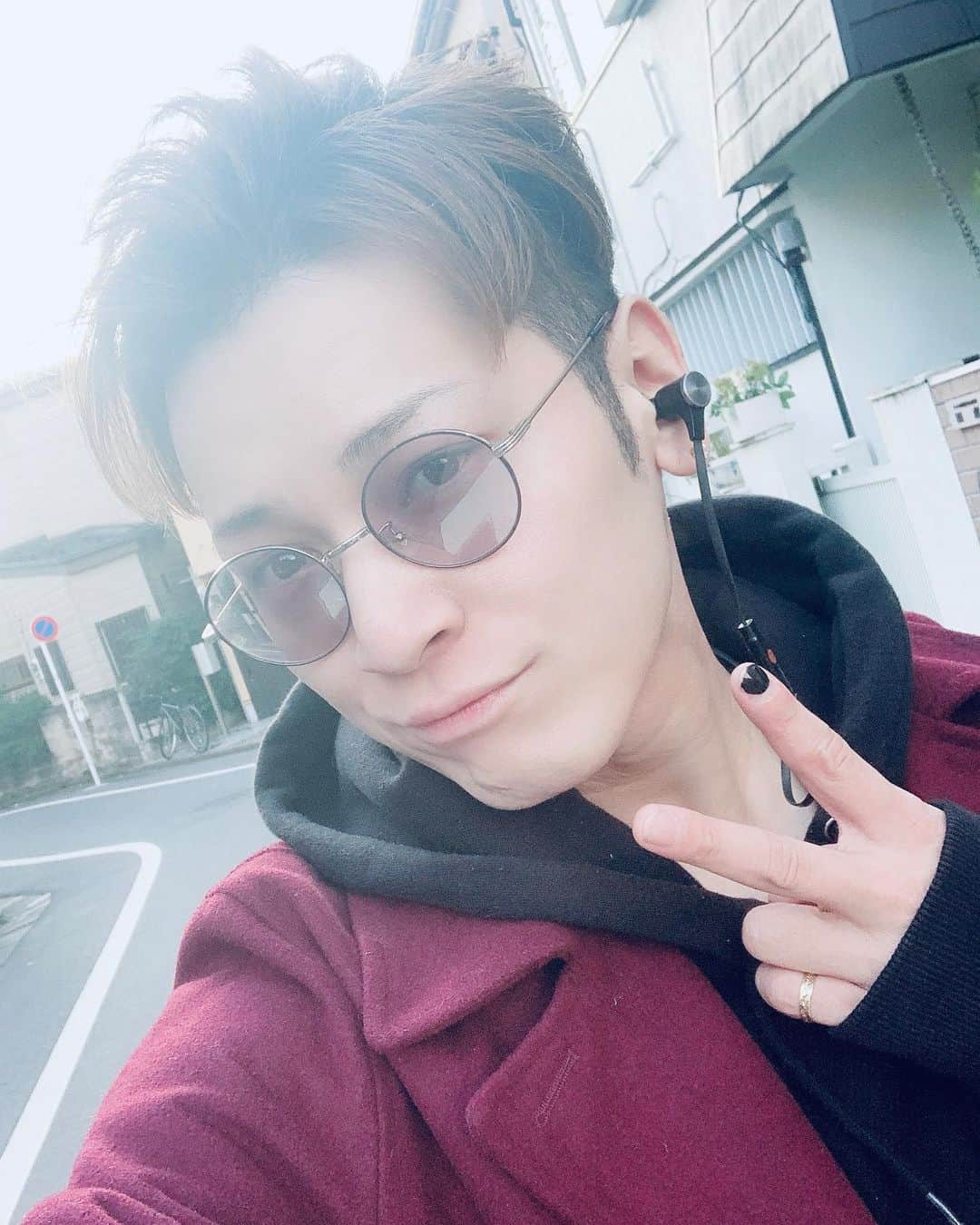 のインスタグラム：「癲癇の疑いが出てきて、近々脳波調べないとだー(T ^ T)！！ #てんかん #癲癇 #うつ病 #パニック障害  #脳動静脈奇形 #avm #ヘルプマーク」