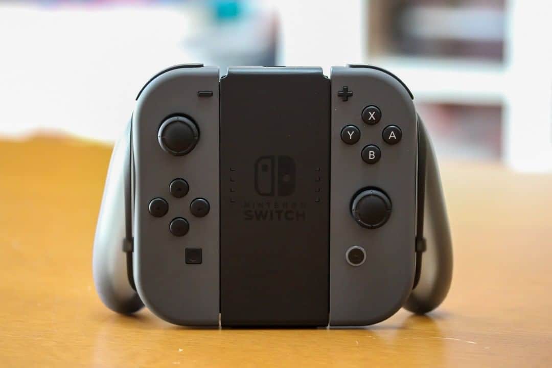 斧口智彦のインスタグラム：「Switch、6枚目。Joy-Con合体。  #写真好きな人と繋がりたい #物撮り#ニンテンドーSwitch#Switch#ゲーム#任天堂#game」