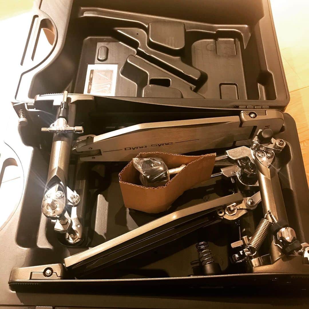 桜井誠のインスタグラム：「MY NEW GEAR！！！ #dynasync #tamadrums #drumpedal」