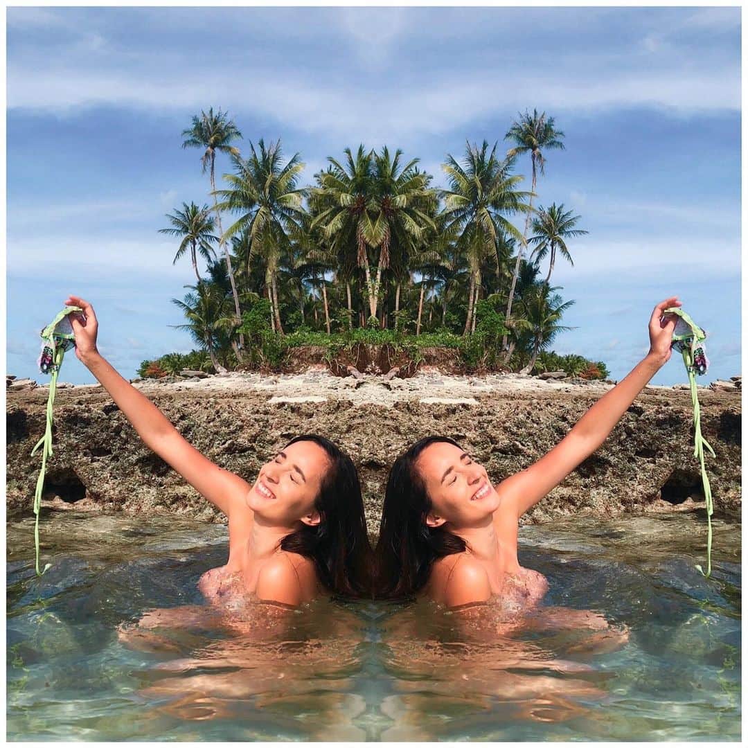 Jade Furutaのインスタグラム：「A little fun in paradise with my twin👩‍❤️‍💋‍👩 had some EMPI light shots that day🇵🇭😹双子がパラダイスヘ🌴ちょっと飲んじゃったこの日！笑 ✨✨✨✨✨✨✨✨✨✨✨✨✨✨✨✨✨#dakuisland #paradiseonearth #siargao . . . . . . . . . . . . . . . . . . . . . . . . . . . . . . . . #フィリピン #siargaoisland #luxurytravel #philippineislands #itsmorefuninthephilippines #bikinisphilippines #インフルエンサー #beautifullocations #traveltheworld #solotravelgirl #パラダイス #siargaophilippines #siargaosurf #beautifuldestinations #whitesand #paradise #bikinimodel #インスタグラマー #travelinfluencer #thesiargaoisland #海外旅行大好き #インスタグラマーズジャパン #resortsph #whitesand #siargaoph #siargaoislandhopping #ビーチ」