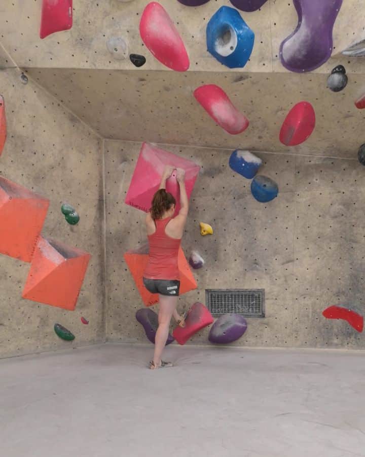 ハンナ・シューベルトのインスタグラム：「Really liked this bloc from today's session🥰 🎥: @julia_fiser」