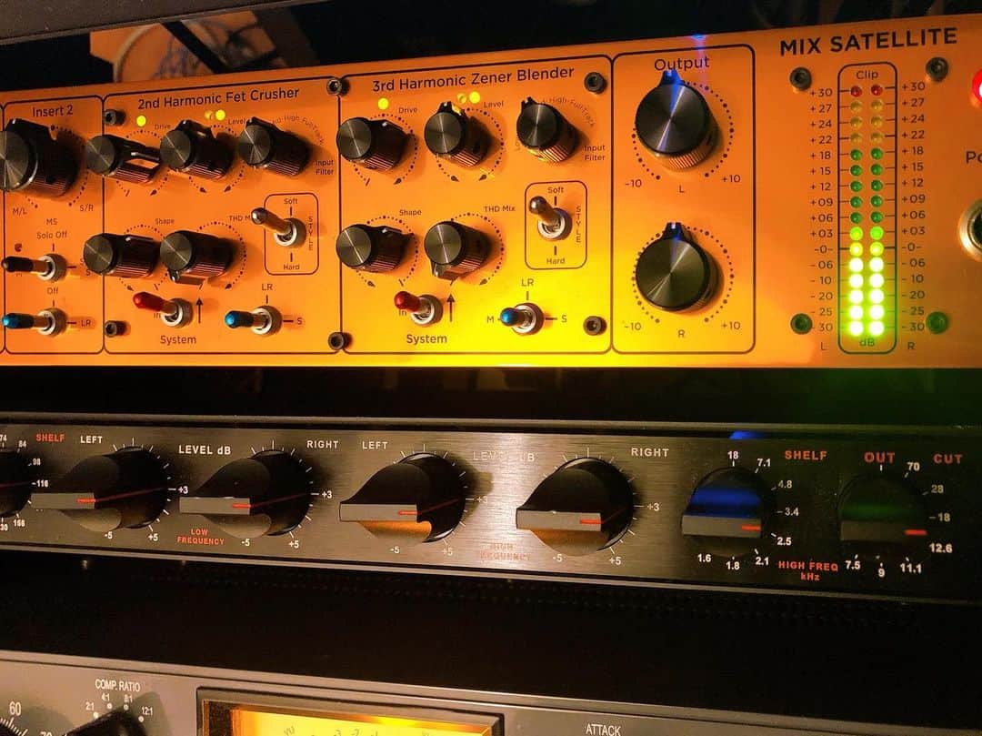 門倉聡のインスタグラム：「Vertigo Sound VSS-2 Mastering  Console #vertigosound #vss2 #masteringconsole #baxeq #dangeroussound」