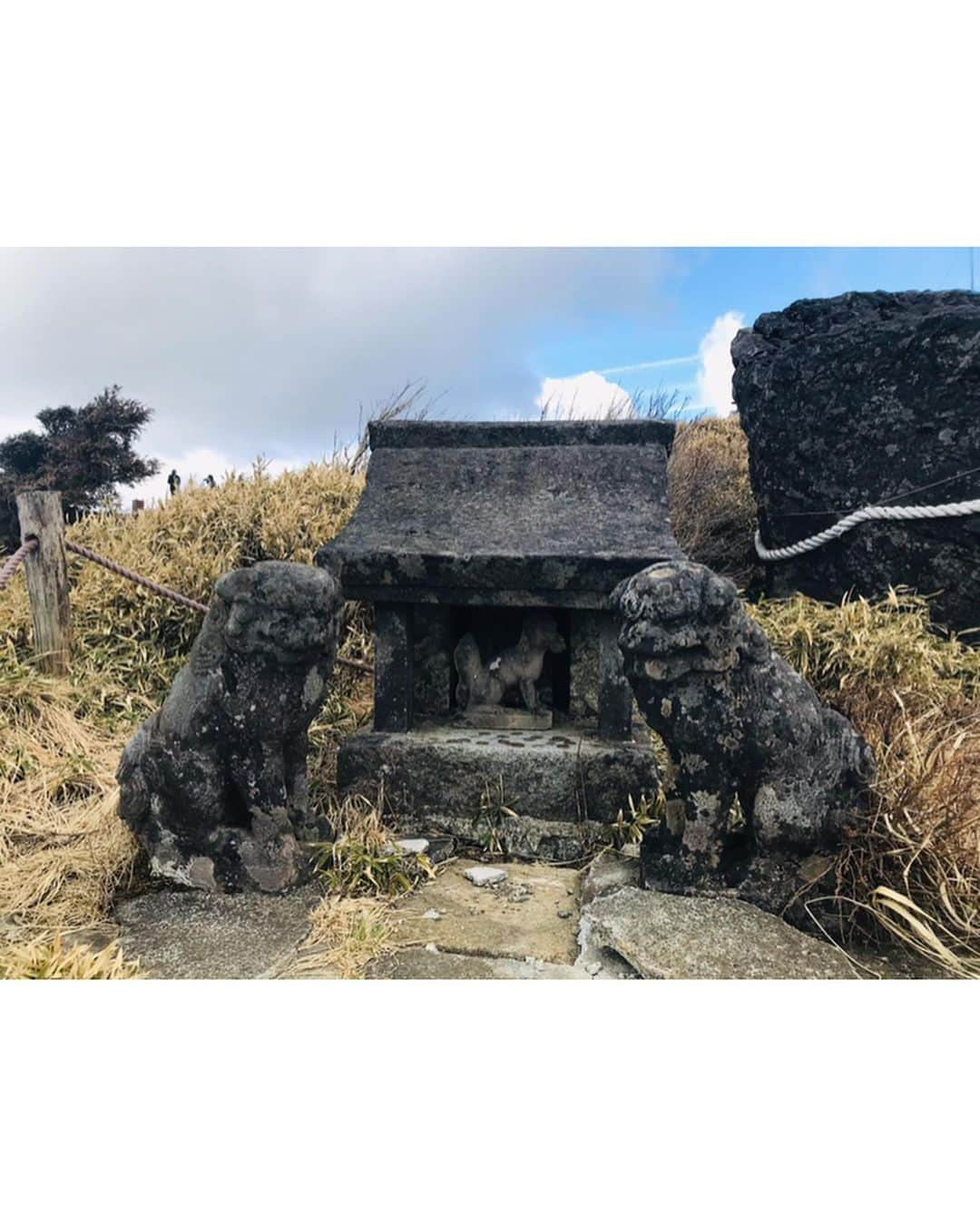 DJ MANAMI（松迫愛実）さんのインスタグラム写真 - (DJ MANAMI（松迫愛実）Instagram)「天空の神社、箱根元宮⛩💚﻿ ﻿ ﻿ ﻿ #箱根#箱根元宮#箱根神社#九頭龍神社#奥宮#富士山#駒ヶ岳#芦ノ湖」2月4日 19時15分 - djmanami