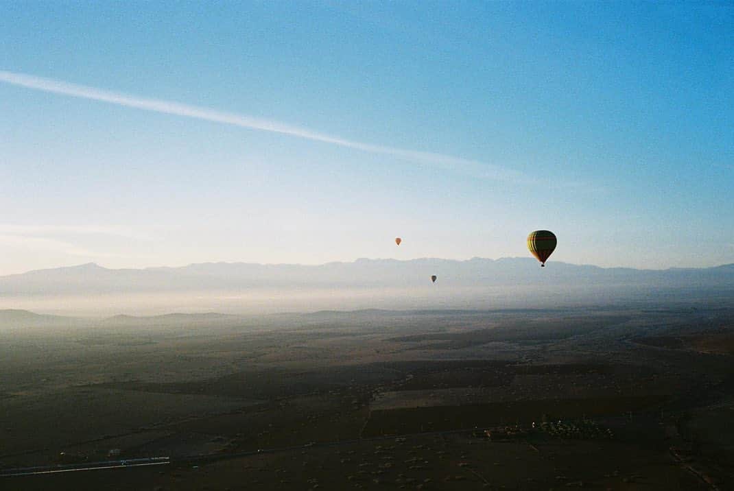カーラ・デルヴィーニュさんのインスタグラム写真 - (カーラ・デルヴィーニュInstagram)「I invented the cold air balloon. Shame it didn’t really take off」2月4日 19時27分 - caradelevingne
