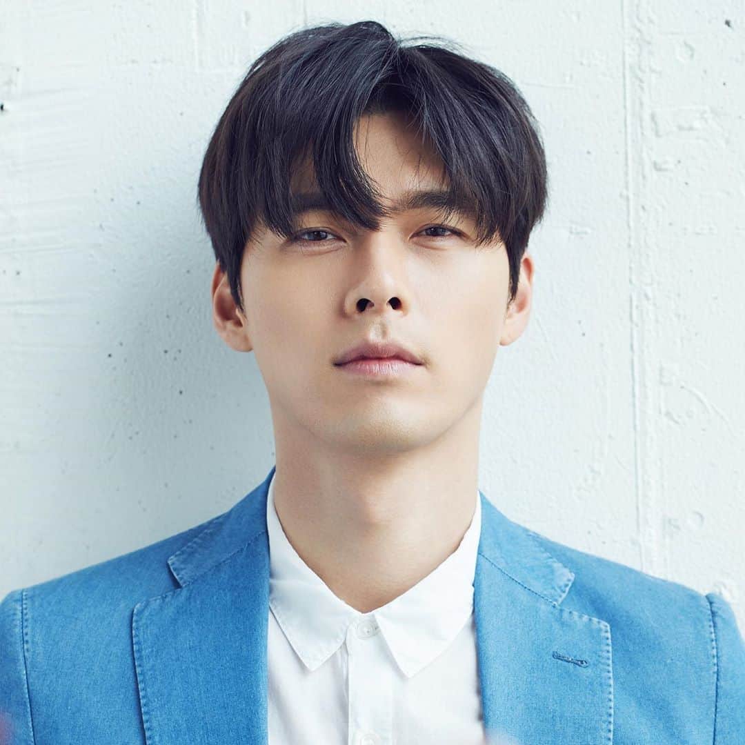 ヒョンビンのインスタグラム：「💙 —— #hyunbin #현빈 #ヒョンビン #玄彬」