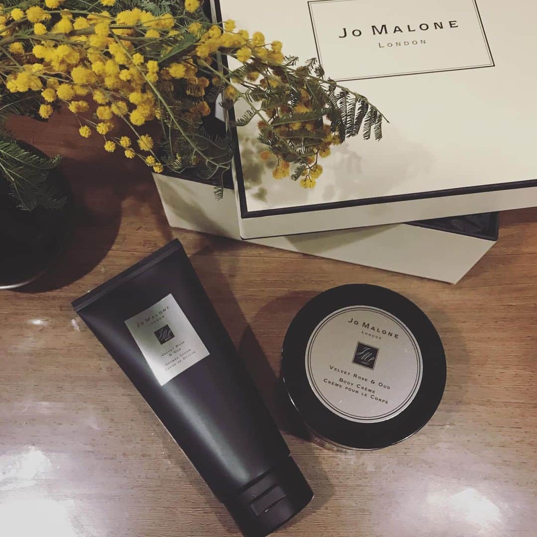 畑野ひろ子のインスタグラム：「大好きな@jomalonelondon  最近お気に入りの香りのヴェルベットローズ＆ウードのシャワークリーム発見で即買い😍 早速使おう！！」
