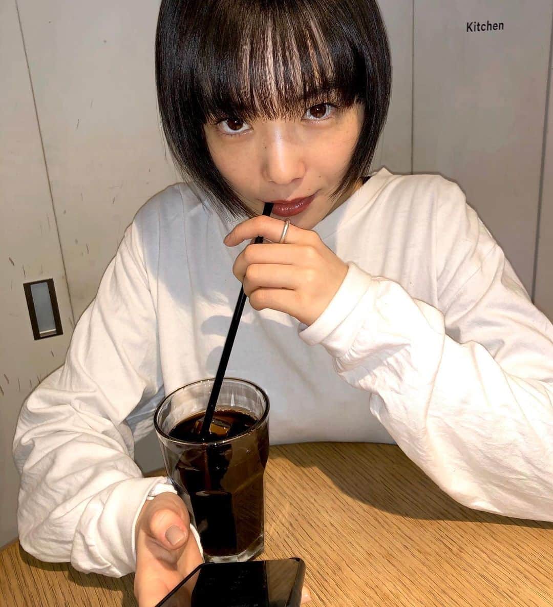 Mikako さんのインスタグラム写真 - (Mikako Instagram)「☕️📱」2月4日 20時18分 - mikako_faky