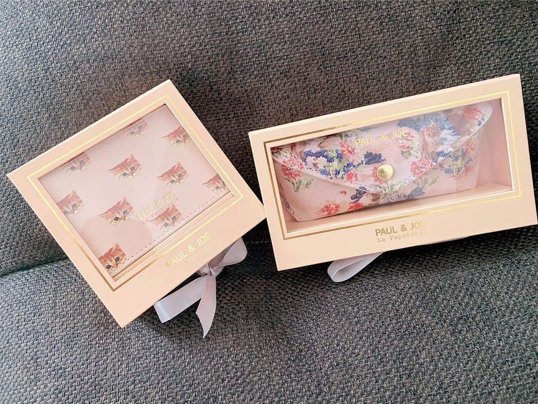根岸愛のインスタグラム：「🐈🐈🐈 Paul&Joeの このシリーズ 優秀すぎる😚💕 #paulandjoe #cat #case #ポールアンドジョー #猫」