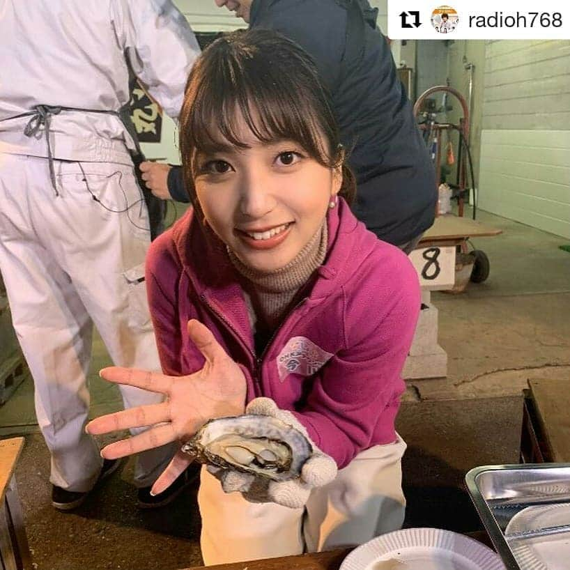 岡山放送さんのインスタグラム写真 - (岡山放送Instagram)「#Repost @radioh768 (@get_repost) ・・・ . 冬大好き今川です！ . とにかく冬の食べ物が好きなんです✨ . 12月中旬に中継で、日生の牡蠣小屋へ。 . その時に食べた、大きくて身がぷりっぷりの牡蠣が堪らなく美味しかった〜😆✨ . #OHK #岡山放送 #8ch #アナウンサー #今川菜緒 #備前市 #日生町 #牡蠣小屋 #牡蠣 #冬大好き #冬生まれ #オイスター #冬の食べ物 #ラジohで話した事をアップしています」2月4日 20時46分 - ohk_official