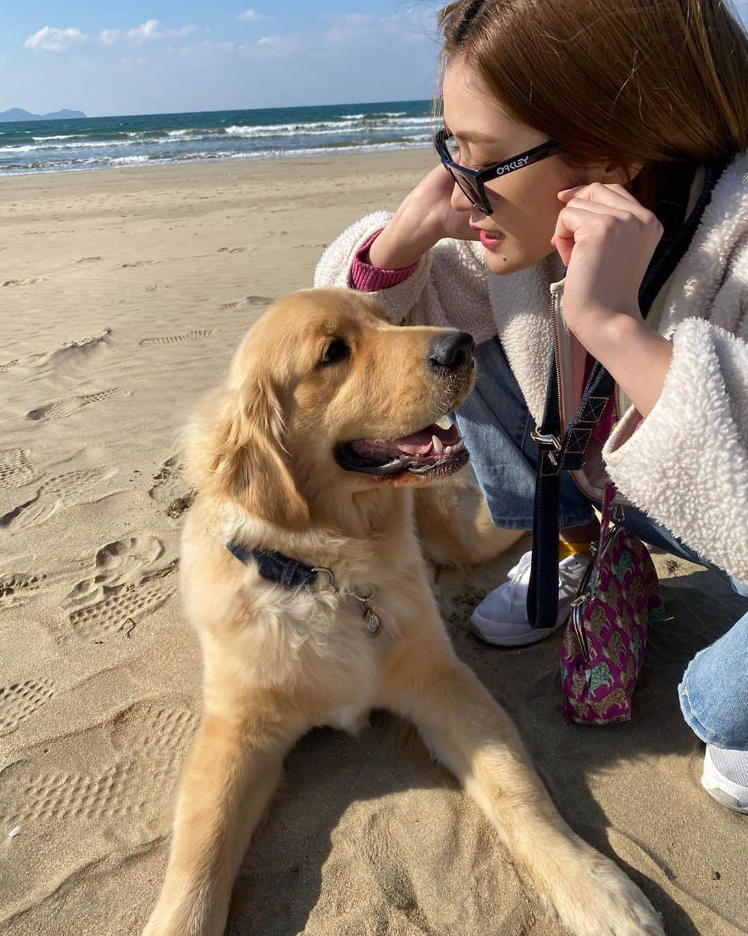 今田美奈さんのインスタグラム写真 - (今田美奈Instagram)「🙂MINA & BEI🐶 _ #ゴールデンレトリバー #犬のいる暮らし #goldenretriever #dogstagram  #daily#dailylife #골든리트리버  #데일리#일상#oakley」2月4日 21時12分 - _minaimd.j_