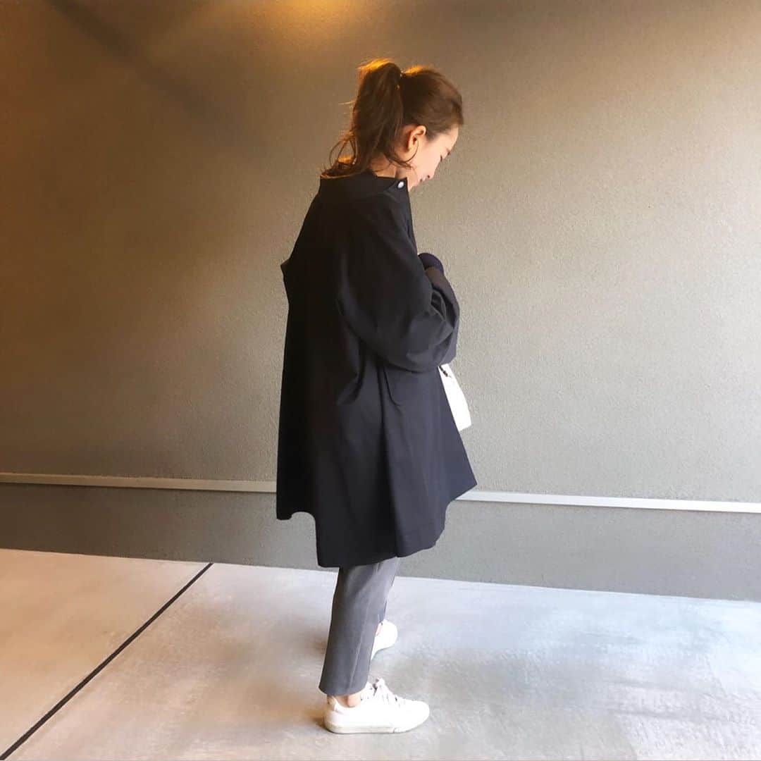 のインスタグラム：「・ 立春の今日は、ぽかぽか陽気でした！ 早速届いたばかりの春コート着て🧥 ・ ・ 2/12〜2/18 梅田阪急pop up store @_y_o_r_i_ 2020 Spring  2/12.13 @yoko915 @kummy153  店頭でお待ちしております👯‍♀️ ・ ・ #yori_japan  #ootd」