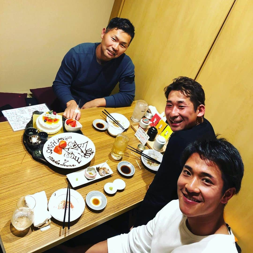 中村晃さんのインスタグラム写真 - (中村晃Instagram)「遅くなったけど、同級生の塚田の現役お疲れ様でした会してきました。 新しい32番、柳町君も来てくれました！  #中村晃 #塚田正義 #柳町達  #8年間お疲れ様 #同級生 #相変わらずよく飲む #新旧コラボ」2月4日 22時20分 - akira.nakamura7