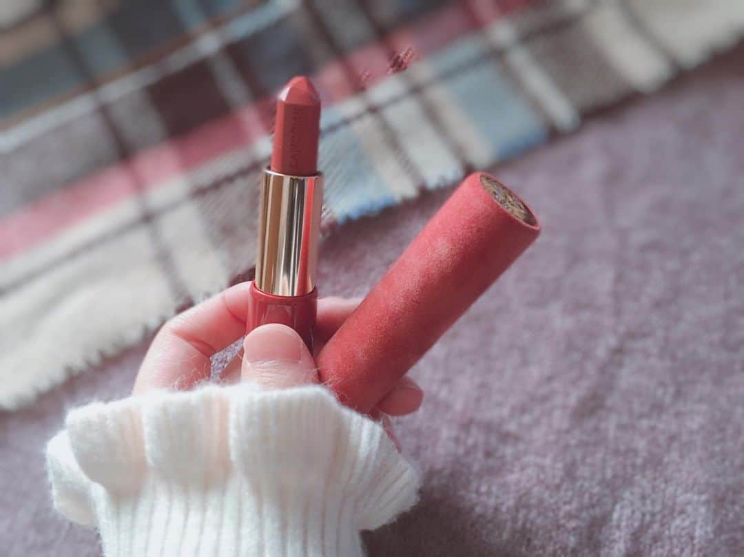 貝賀琴莉さんのインスタグラム写真 - (貝賀琴莉Instagram)「おかわいい💄  #lancome  #lancomelipstick  #lipstick」2月4日 22時32分 - 0112kako