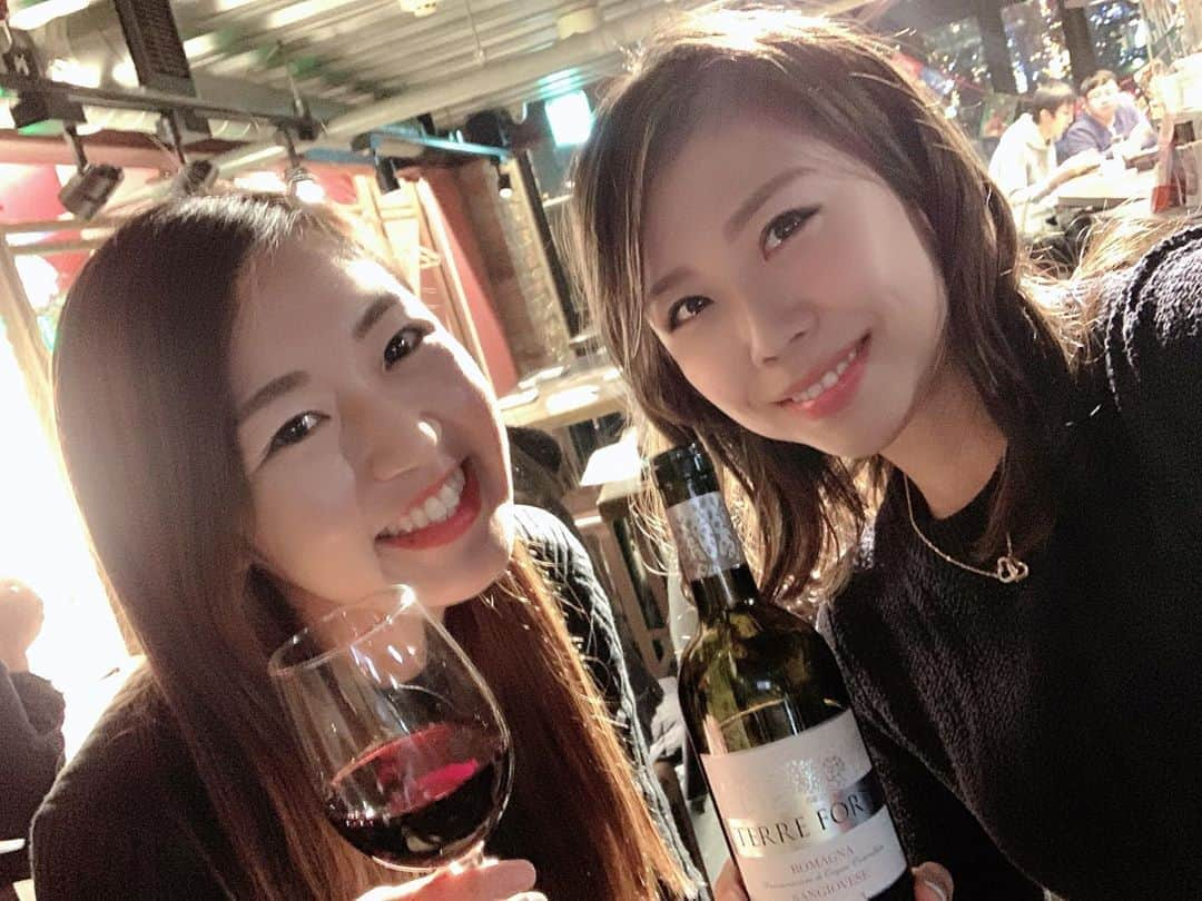 Chiakiのインスタグラム：「だいたいワインかお肉。笑 ･ #🍷 #🍖」