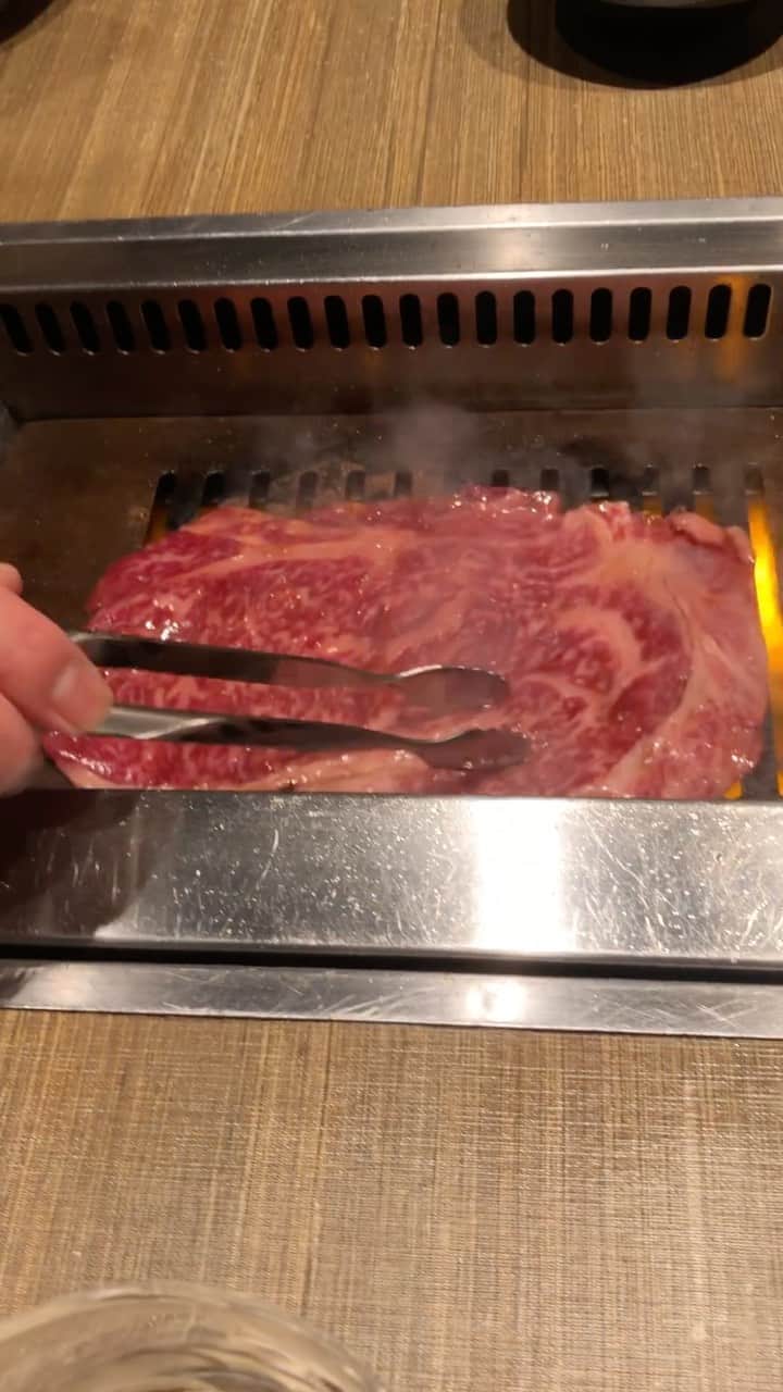 のインスタグラム：「野原焼きの食べ放題やってみたい！  #ジャンボはなれ #本郷三丁目 #ハンバーガー #肉割烹 #焼肉 #ステーキ #ユッケ #すき焼き #肉 #和牛 #牛 #グルメ #東京肉レポート #肉レポ #令和 #jumbohanare #hongosanchome #hamburger #yakiniku #wagyu #beef #steak #instafood #food #foodie #barbecue #bbq #tokyo #tokyo29report #tokyowagyureport」