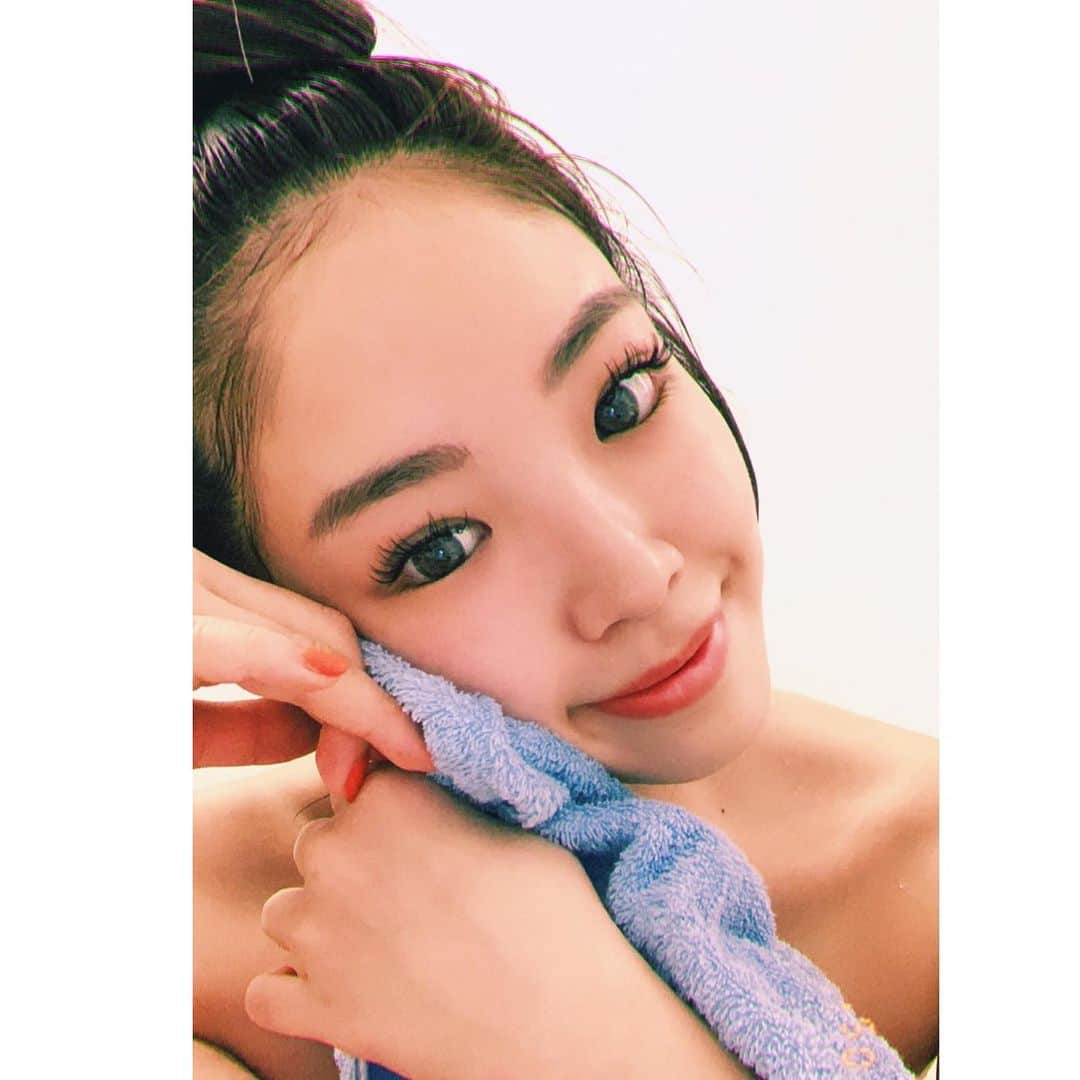 Linaのインスタグラム：「@glow_clinic_shibuya で2回目の医療脱毛❤️. 夏までにツルツル間に合うかな👙 まだまだ脱毛契約でその他のメニュー60%オフになるみたいだから気になる方は行ってみてね😊凄く沢山種類あるの🥺✨ . . @salon__ef__official  ディープ&シングルmix 11.13.12㎜/ccカール 担当　三浦さん. いつもありがとうございます❤️. . . #グロウクリニック #glowclinic #医療脱毛 #痛くない医療脱毛 #美容 #脱毛 #つるつる肌 #pr #salonef #ef #まつエク」