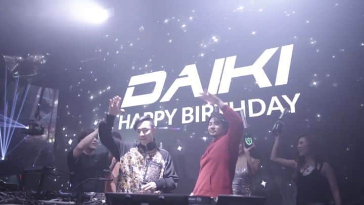 のインスタグラム：「Thank you for celebrating my birthday🙏🙏🙏 . @seloctagontokyo_official  @kdh_dys @shinkun8_8  @dj__flavio__dys @yuji_kabe @kimjx0417 . And all👏✨✨ . オクタゴンの🎧出演後に オクタゴンDJsを始め ご来場の皆様にお祝いしていだき 一生の思い出になる 本当に幸せな時間でした😭 . ※バースデーで皆があげてくれた ストーリーズはハイライトに 残しておきました😇 . 親に頂いた大輝という 名前の通りこれからも 大きく輝ける人生になるように 日々精進していきたいと思います！！ . いつもありがとうございます🙏 これからもよろしくお願いします✨✨」
