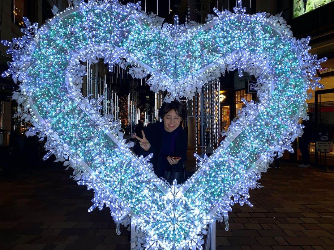 咲良菜緒さんのインスタグラム写真 - (咲良菜緒Instagram)「ひとり...🥺 ㅤㅤㅤㅤㅤㅤㅤㅤㅤㅤㅤㅤㅤ  ㅤㅤㅤㅤㅤㅤㅤㅤㅤㅤㅤㅤㅤ #これハートの前に立って撮るやつだったらしい  #赤坂」2月4日 23時53分 - nao_sakura_official
