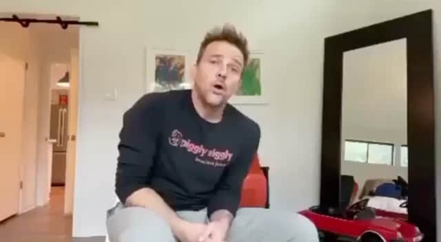 ショーン・パトリック・フラナリーのインスタグラム：「#Repost @steffi6810 ・・・ Rob from McDojoLife is doing a crowdfunding for his documentary 🎞 about all the fake dojos (McDojos) & fake martial arts in the world, exposing frauds in the martial arts. 🥋Keep the martial arts legit!🥋💪🏻 Go to the link in their bio or go to www.indiegogo.com/projects/mcdojolife# & donate/ buy a perk🥋 • • Repost @mcdojolife Thank you to @masterameriken @karatebyjesse @kingleduc @spflanery @joseshortytorres for the support!!! I’m humbled by your support ➖➖➖➖➖➖➖➖➖➖➖ Crowdfunding this project was an important choice for us. We went this direction because it will show distributors there is an audience for the film. One person donating to make the film happen would get it made but not seen. The interest from the audience will help get seen. If half of the followers donate $1 we can get this film made and show interest for distribution. If you can’t donate that is ok, sharing the information about the film to others is free and appreciated. You get something for your contribution. Check out the link in the bio to see all the tiers and what you get for helping. Thank you all for the continued support. ➖➖➖➖➖➖➖➖➖➖➖ #mcdojolife #seanpatrickflanery #martialarts #mma #bjj #hbjj #jiujitsu #karate #taekwondo #aikido #fraud #fake @kellyslater」