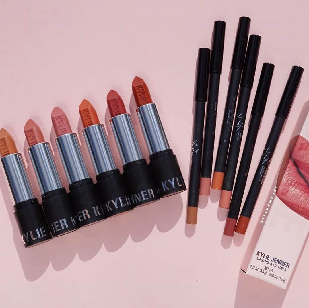 Kylie Cosmeticsさんのインスタグラム写真 - (Kylie CosmeticsInstagram)「can't get enough of our new lipstick kits! which shade is your fave? ✨pics by @trendmood1」2月5日 0時32分 - kyliecosmetics