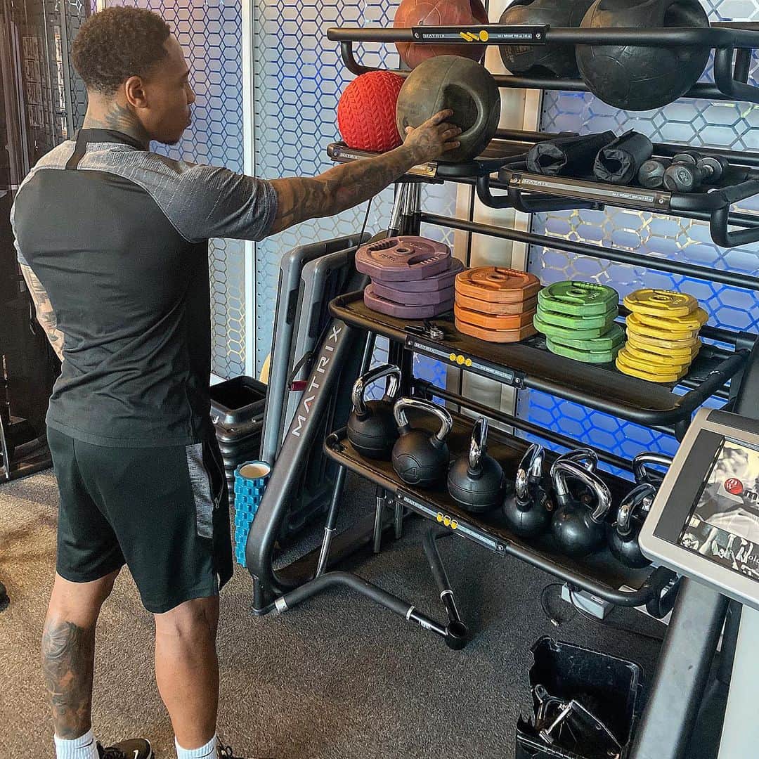 のインスタグラム：「Afternoon sesh 💪🏾」