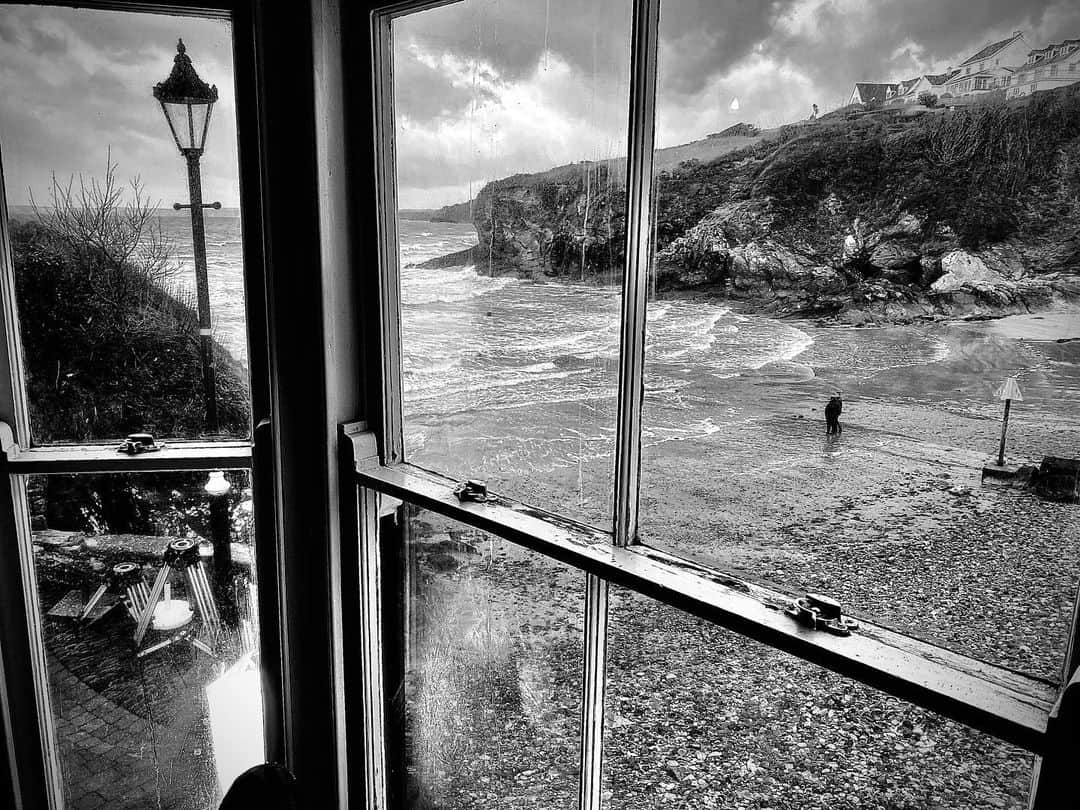 ルーク・エヴァンズさんのインスタグラム写真 - (ルーク・エヴァンズInstagram)「Beach weather. @visitwales #cymru #thetravellingwelshman」2月5日 0時49分 - thereallukeevans