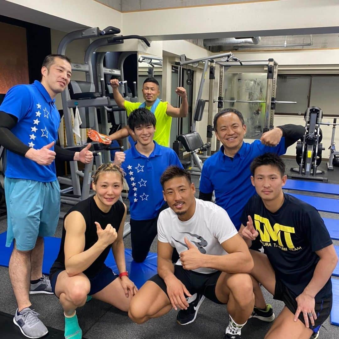 渡辺華奈さんのインスタグラム写真 - (渡辺華奈Instagram)「. Today's  Traininig 珍しく集合写真 最近膝の調子が戻ってきた！ スクワットが段々とできるよう になってきた！ . . #トレーニング #サーキット #土居トレ #mma #総合格闘技 #k-1 #柔道 #筋肉女子」2月5日 1時02分 - kana_0821