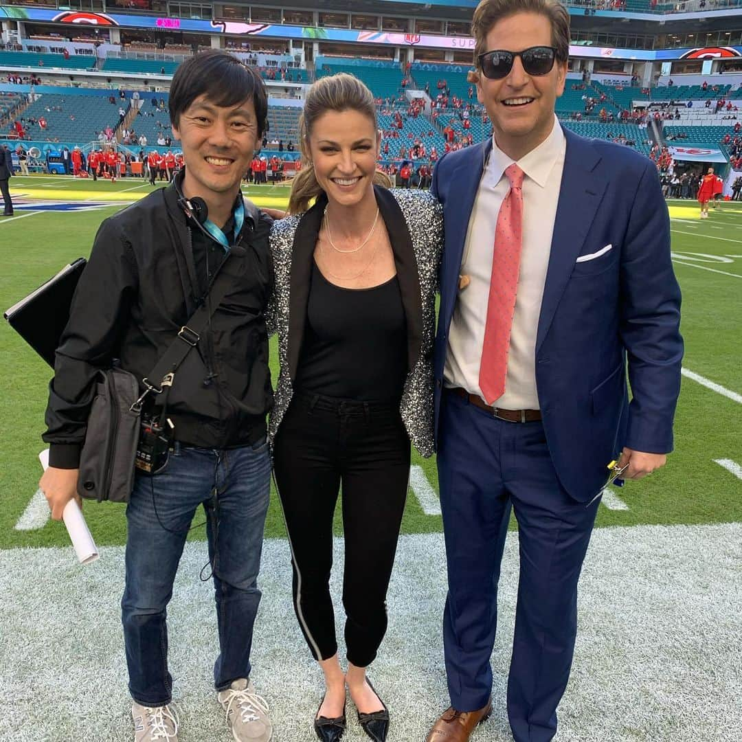 エリン・アンドリューズさんのインスタグラム写真 - (エリン・アンドリューズInstagram)「🏈🏈🎉🎉 @vtrilling @itsryanrandall @jilliangregory」2月5日 2時06分 - erinandrews