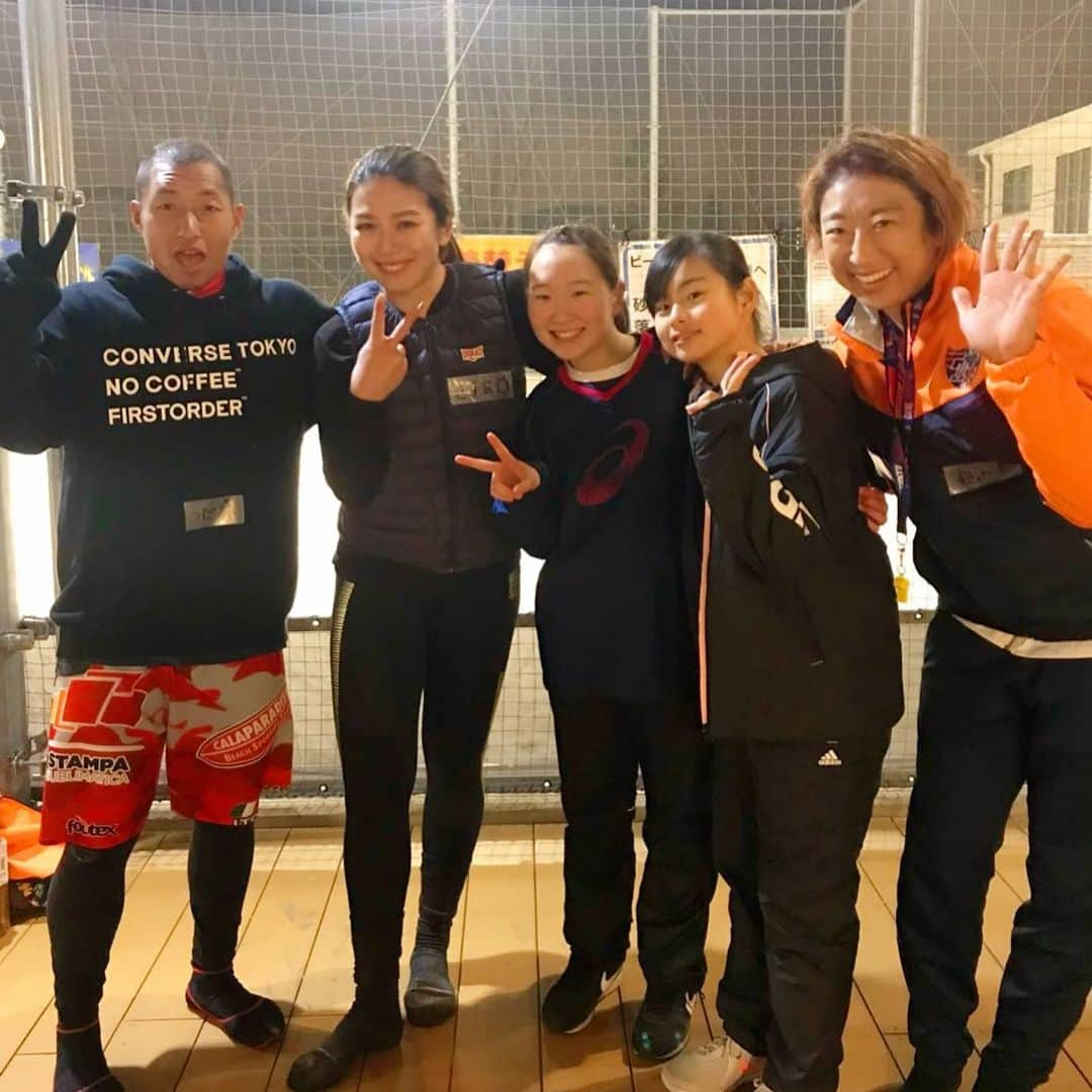 宮川紗麻亜さんのインスタグラム写真 - (宮川紗麻亜Instagram)「🌻 永福町ビーチバレー🏐 子供達も、大人達も元気いっぱいに楽しそうにビーチバレーしていました🎶  今日の名札は… 顔がデカ過ぎて、ついに輪郭ナシにされちゃいました🤣 #永福町ビーチバレー #beachvolleyball #ビーチバレー  #名札 #黄秀京 が作成 #アンパンマン　 #summermiyagawa #宮川紗麻亜 来週は祝日の為、お休みとの事です！！ 私もちょっくらと、ちょくちょく現れるので、ぜひ遊びに来て下さ〜い٩( ᐛ )و」2月5日 2時24分 - sunflower__summer