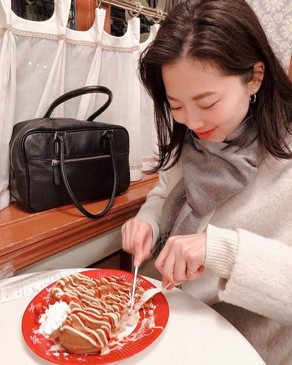 井上早紀さんのインスタグラム写真 - (井上早紀Instagram)「甘いの食べたくなってきた🥺💦 #japan #tokyo #tokyodisneyland #waffle #japanesegirl #followｍe #ディズニーランド」2月5日 12時13分 - _is__231