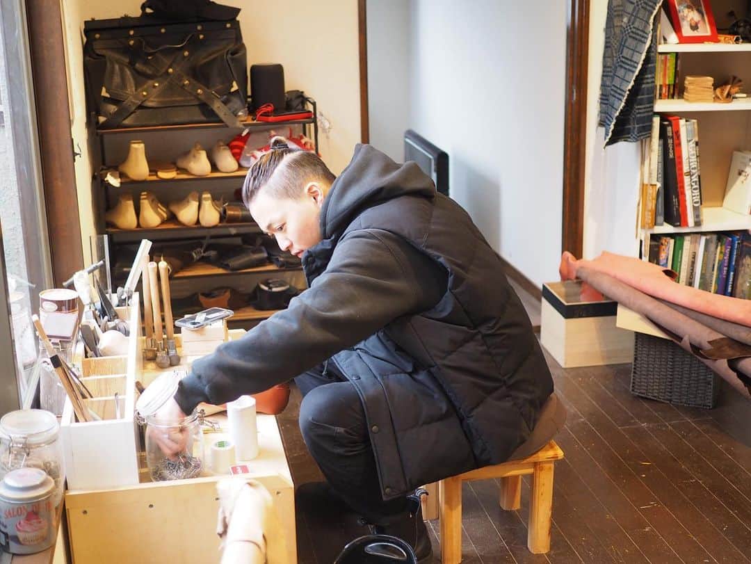 花田優一のインスタグラム：「、 こんな感じです。  #makeshoes #yuichihanada #shoes #craftsman #craftsmanship #japan #tokyo」