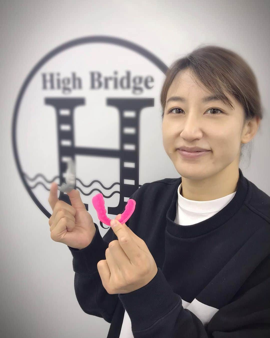 杉山しずかさんのインスタグラム写真 - (杉山しずかInstagram)「with @highbridge.teethcare  new color! #highbridgeteethcare  #mouthguard #mouthpiece」2月5日 12時50分 - shizukasugiyama0211