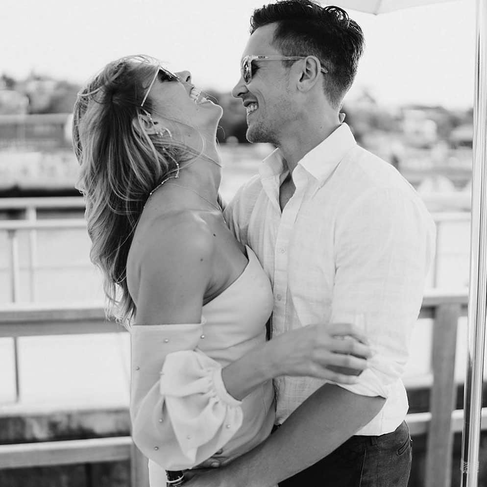 ナタリー・ジェーン・ローザーのインスタグラム：「@harleympb ❤️ Creating my real life fairytale from the very first moment we met. Three years of more love than I ever thought possible. Forever grateful for everything that lead me to you ❤️ I love you endlessly, my Harley Bonner. #happyanniversary」