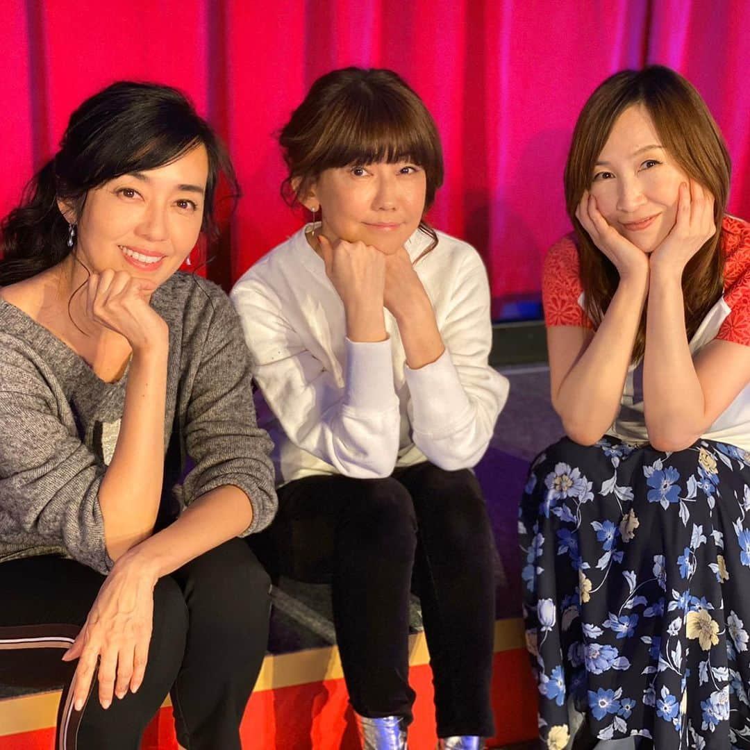 早見優さんのインスタグラム写真 - (早見優Instagram)「Hanging out on stage after a late night rehearsal with gal pals, #松本伊代 and #森口博子  #キューティーもりもり」2月5日 5時15分 - yuyuhayami