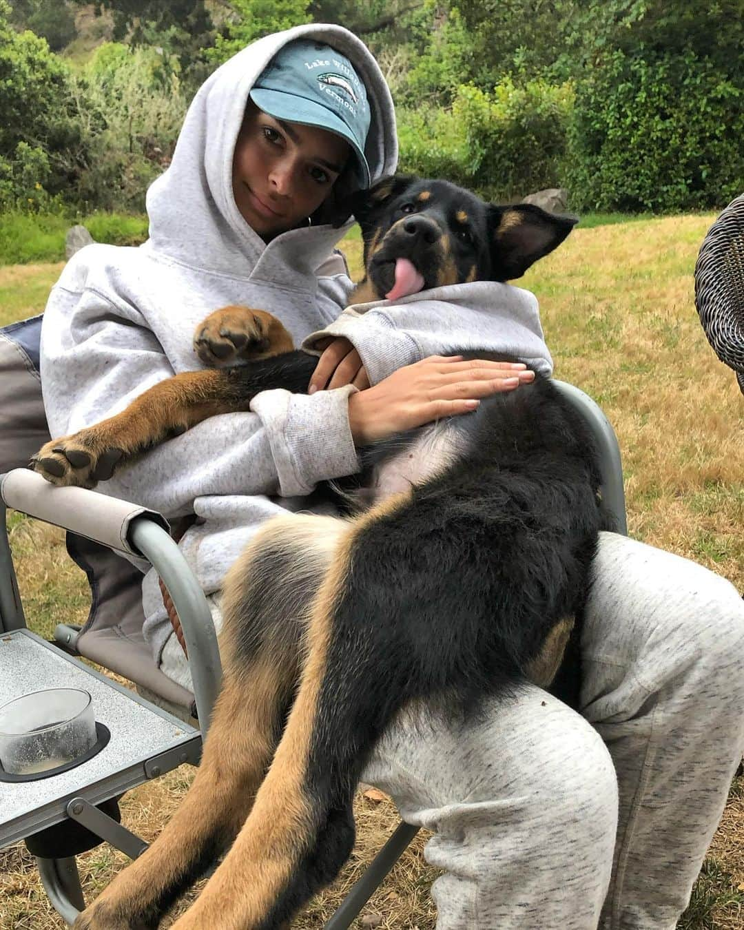 エミリー・ラタコウスキーさんのインスタグラム写真 - (エミリー・ラタコウスキーInstagram)「He might be 80 lbs now but he’s forever my bebe」2月5日 5時47分 - emrata