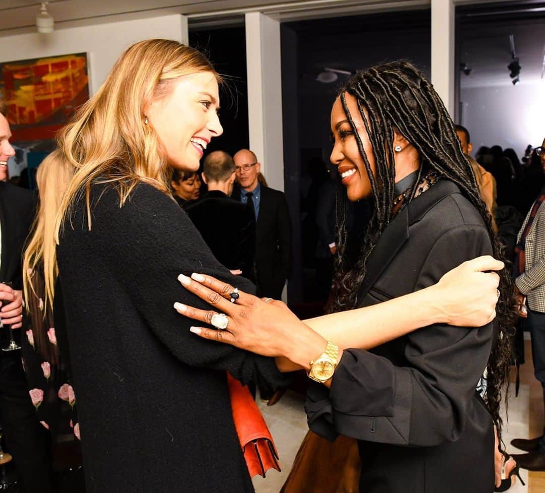 マリア・シャラポワのインスタグラム：「Spent the evening with two extraordinary women celebrating @archdigest’s 100 years. @naomi @amyastley」