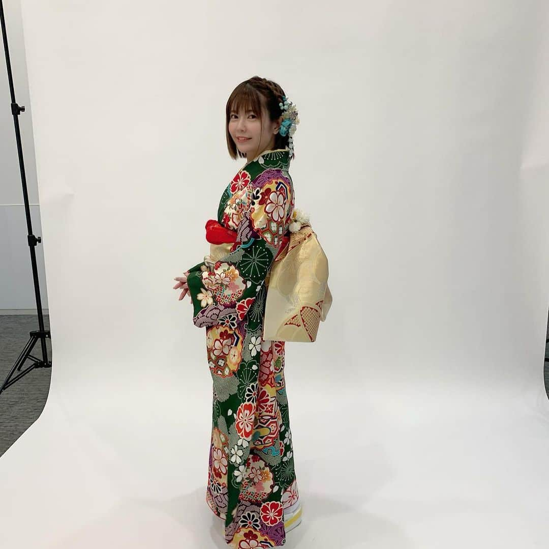 竹達彩奈さんのインスタグラム写真 - (竹達彩奈Instagram)「リーファとお揃いの着物、帯も可愛いかったんです！ 髪型は直葉寄り！笑 （気が付いたらインスタフォロワーさん7万人超えててびっくり！ありがとうございます😊これからものんびりペースだと思いますが、よろしくお願いします！） #SAO #晴着 #リーファ #直葉」2月5日 13時23分 - ayachi_official